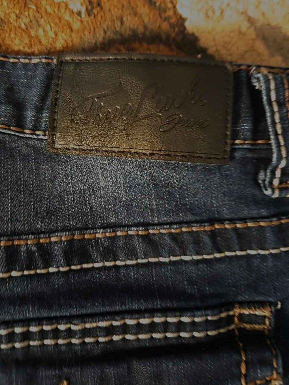 True Luck Men's Jeans Stretch Medium Wash Size 34x30 Embroidered Bootcut EUC